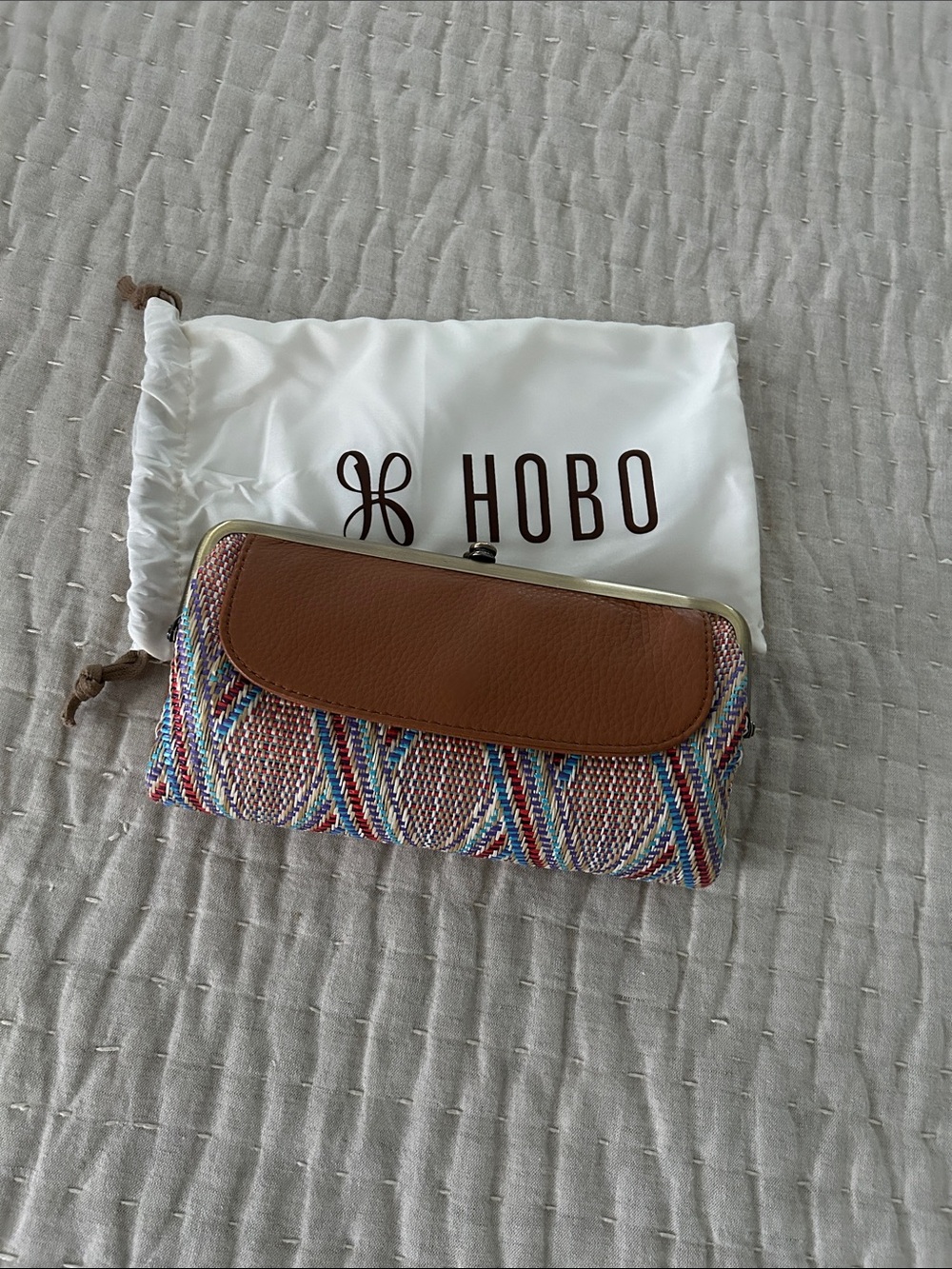 HOBO- Lauren Clutch Wallet
Sunset Raffia